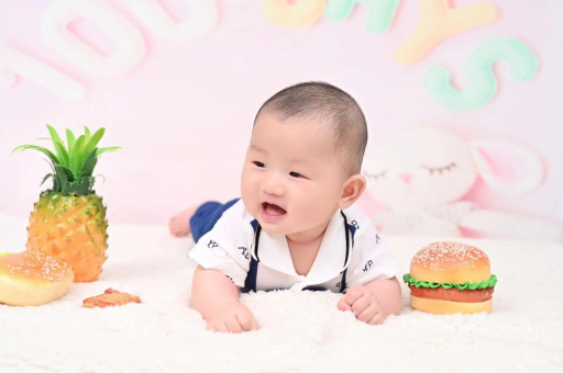 蓬莱宝宝眼角红血丝